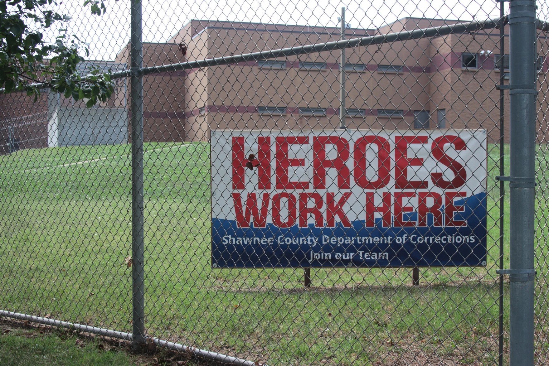 Kansas police officers who lose their law enforcement license for